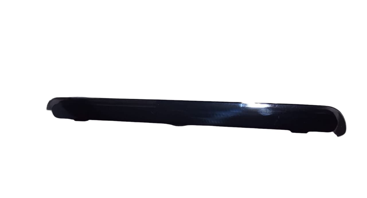 MICA DE COMPUERTA HILUX REVO 16-20 LOGO / 6991