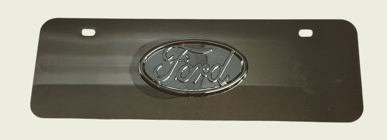 PLACA DE METAL CON LOGO FORD