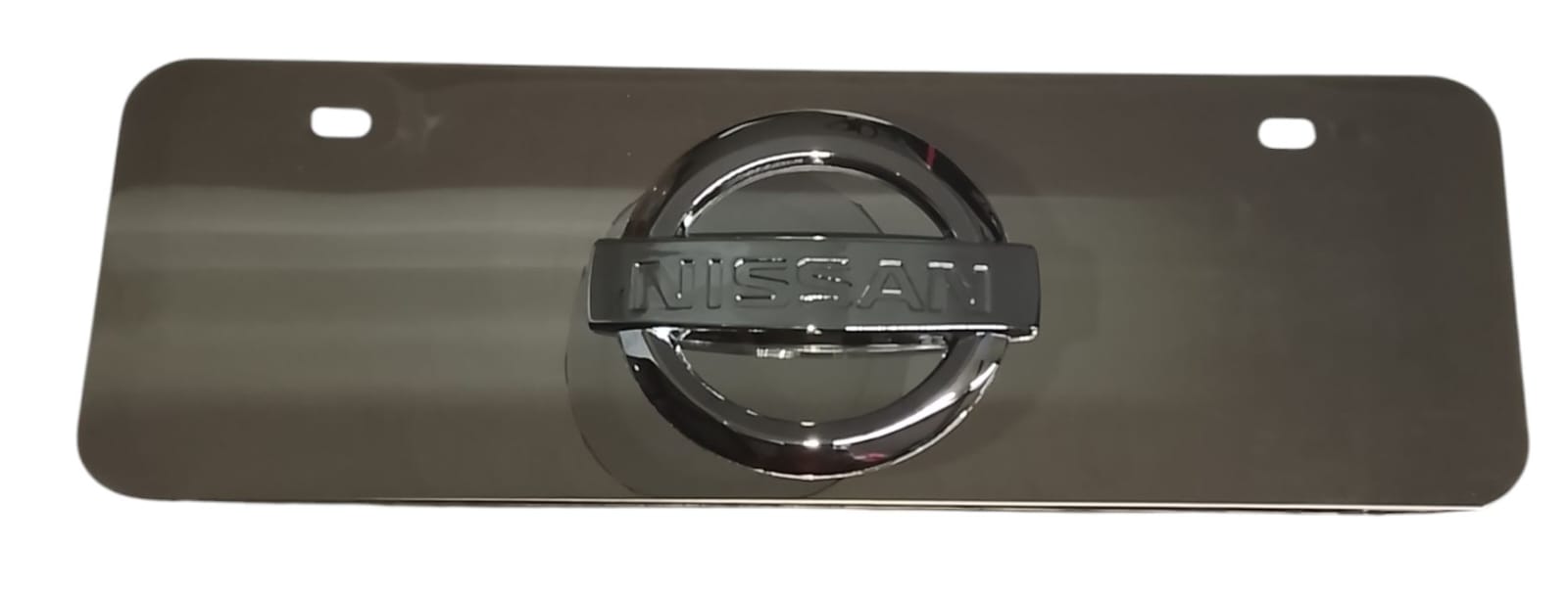 PLACA DE METAL CON LOGO NISSAN